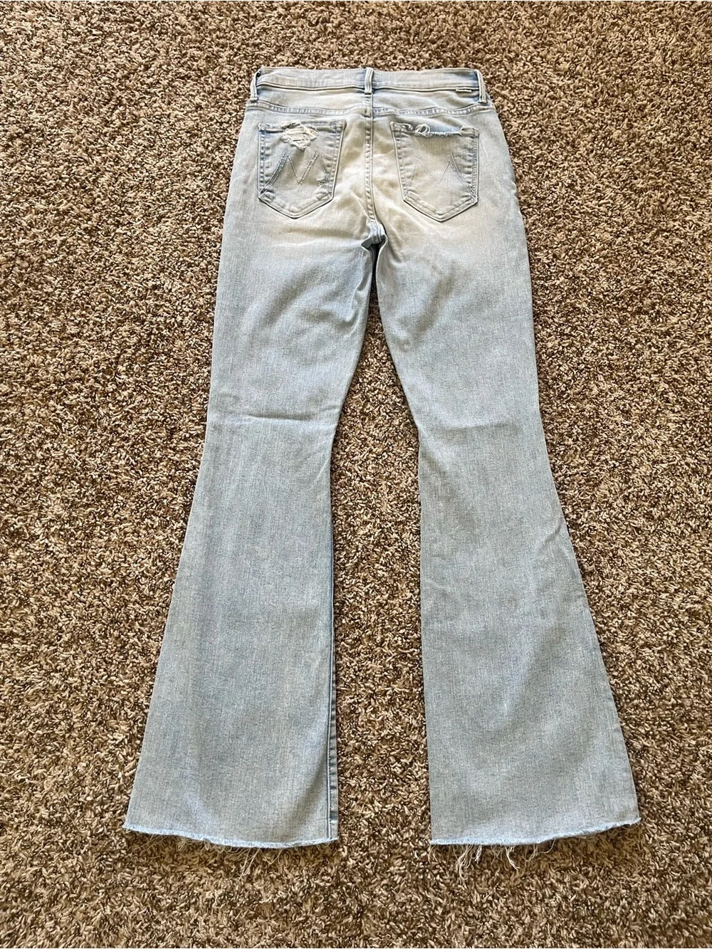 MOTHER The Weekender Fray Action Shot Jeans Women's 27 Light Wash Distressed USA - Picture 2 of 16